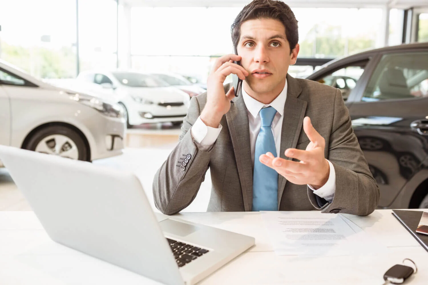 Sua assistência online confiável para motoristas a qualquer hora 
